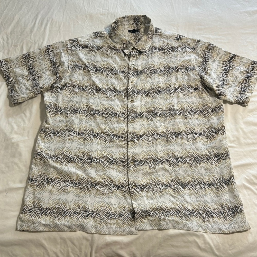 Van Heusen Mens 3XLT Short Sleeve Button Down Shirt Geometric Chevron Brown Tan